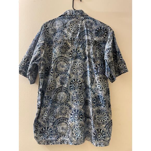 Artisans Outfitters Mens Size Medium Button Down Shirt 100% Cotton Blue Print - Picture 2 of 6